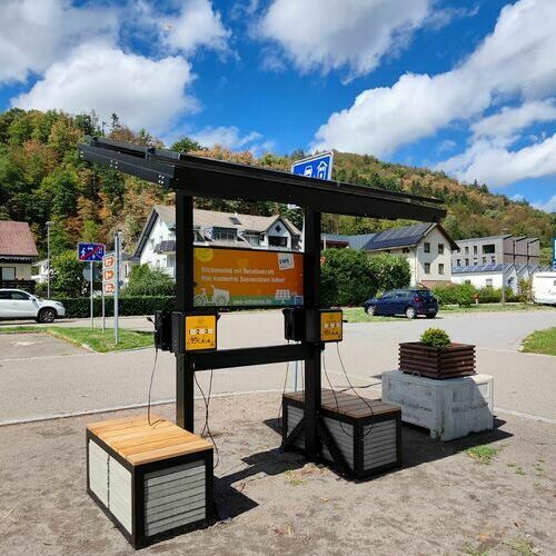 Die &ouml;ffentliche Ladestation am Freibad in Sch&ouml;nau im Schwarzwald